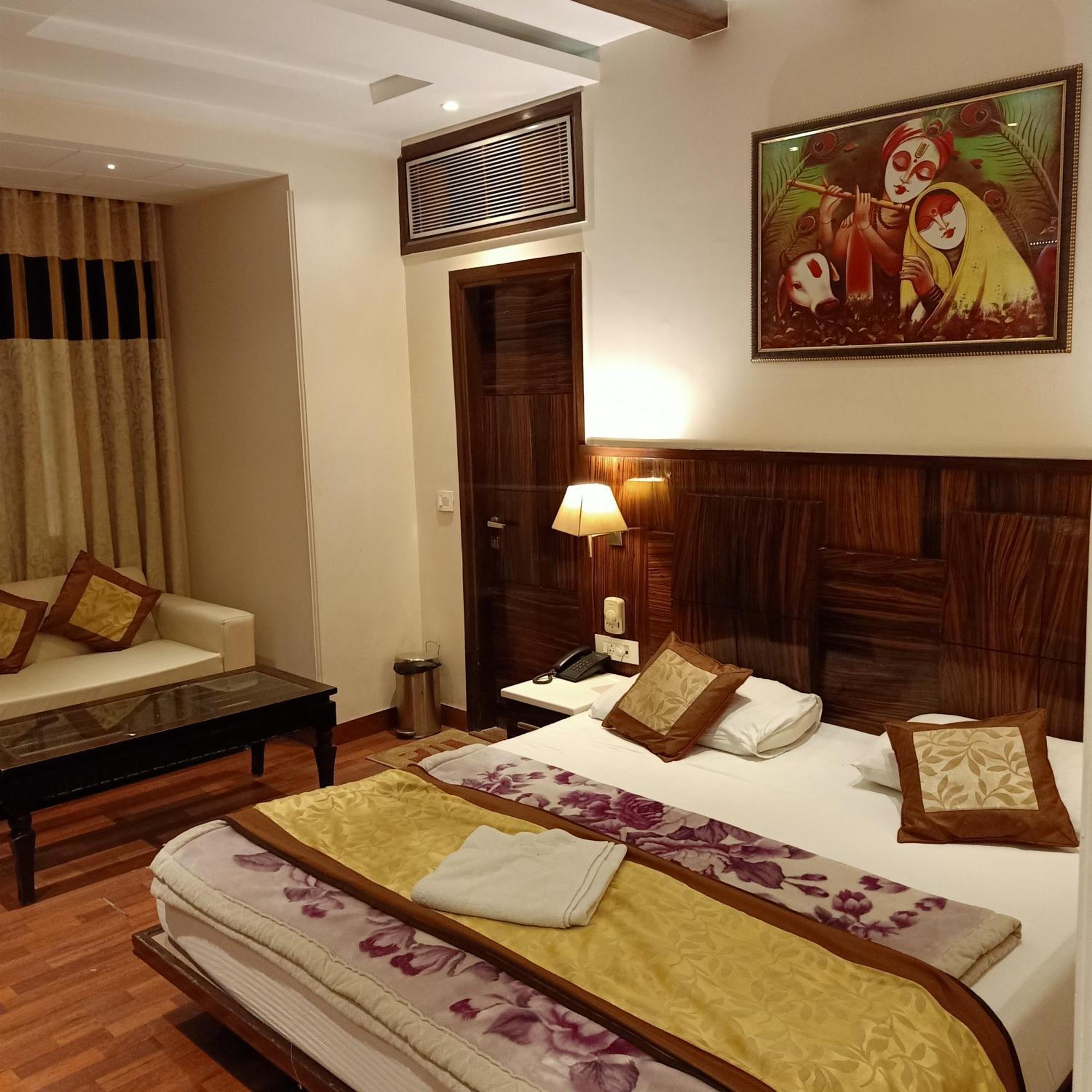 Hotel Geet Deluxe Neu-Delhi Exterior foto