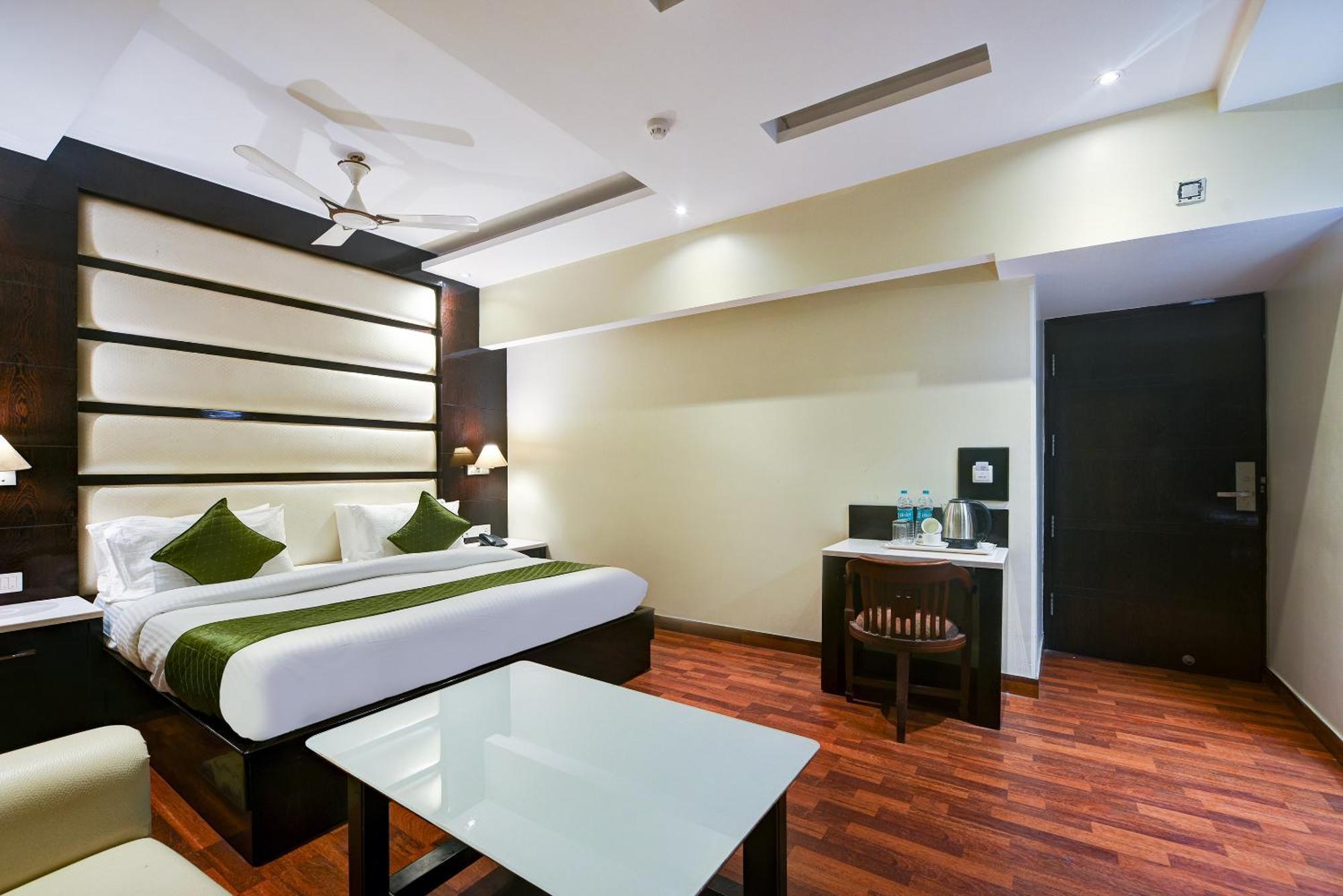 Hotel Geet Deluxe Neu-Delhi Exterior foto