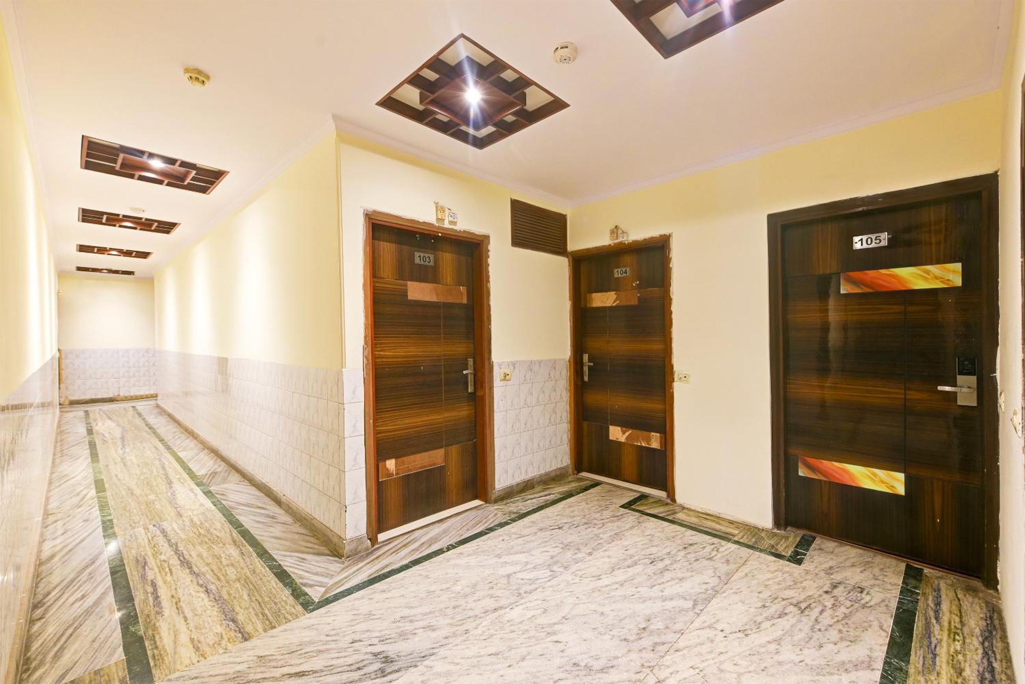 Hotel Geet Deluxe Neu-Delhi Exterior foto